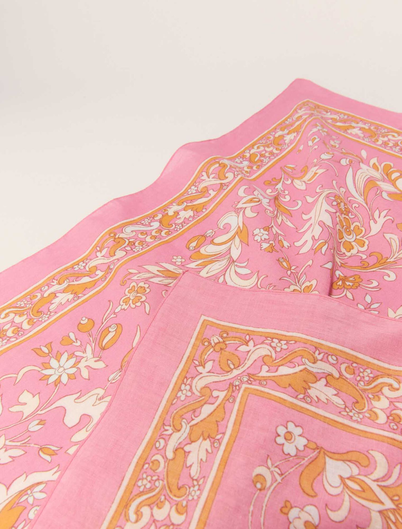 Foulard 65 x 65 imprimé fleurs