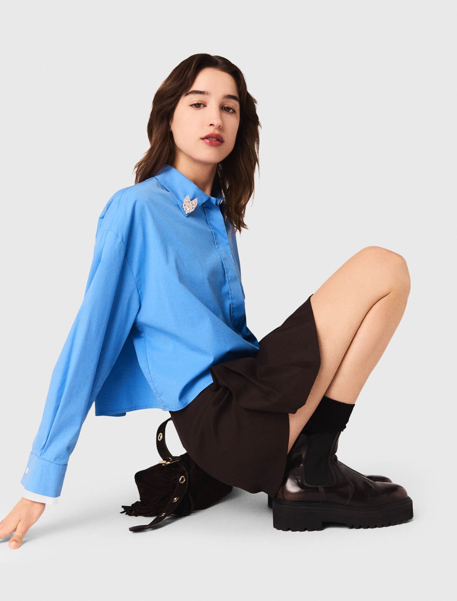 Chemise avec bijoux amovible