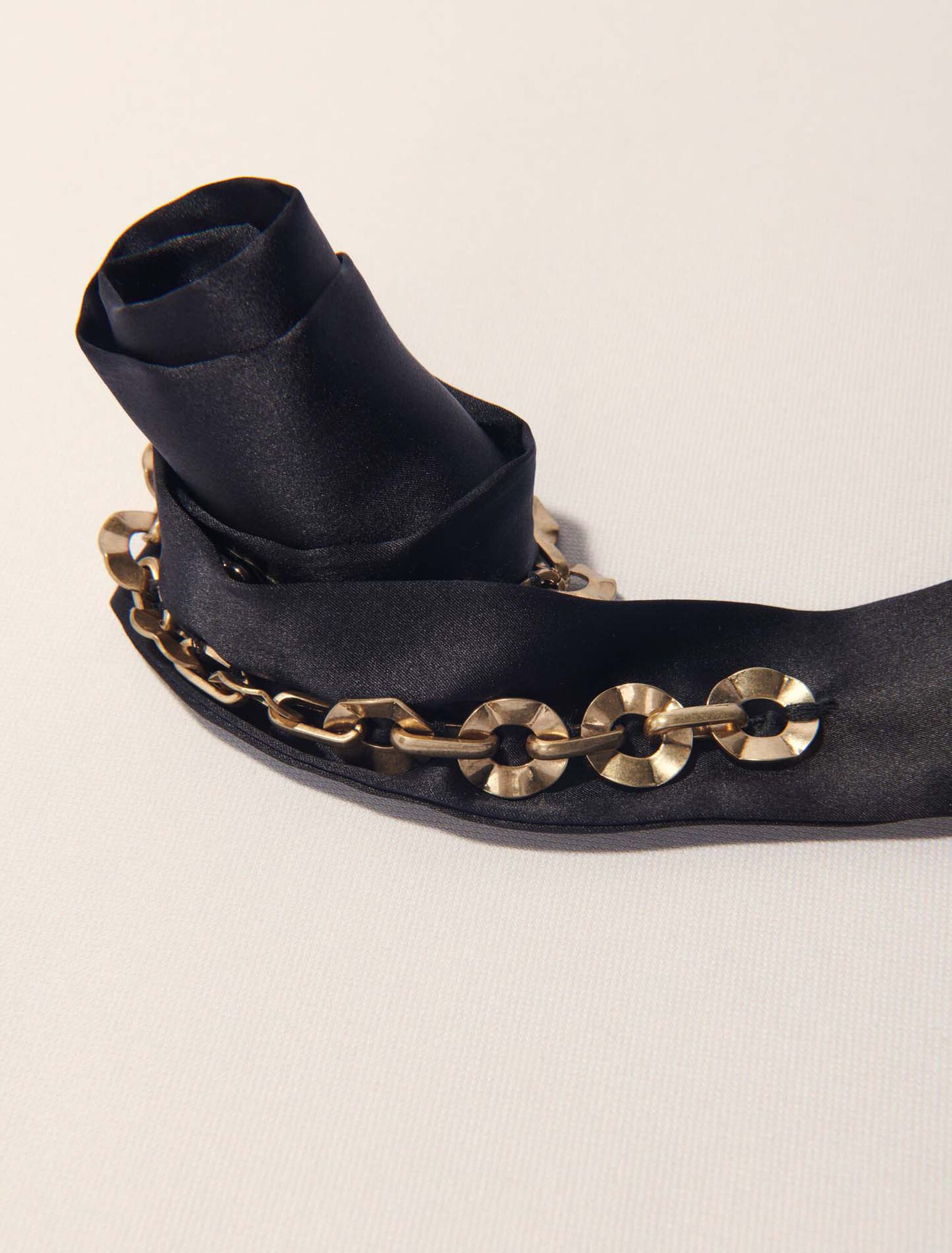 Twill with chain