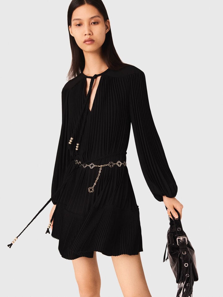 Robe courte plissée