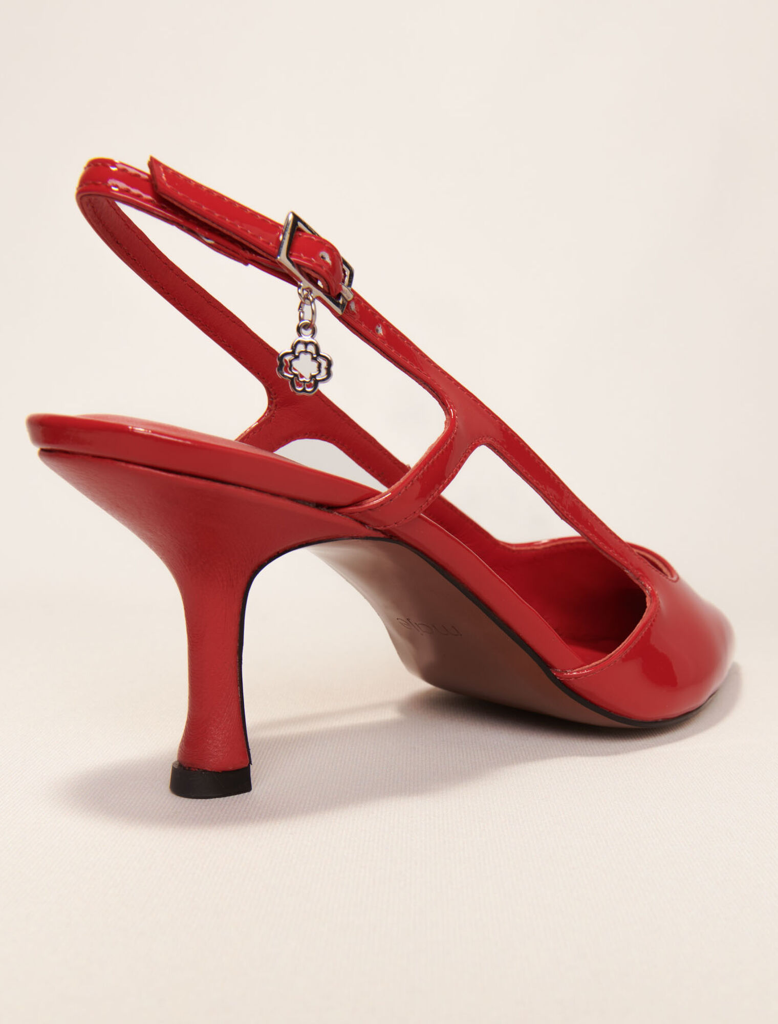Escarpin slingback en cuir vernis