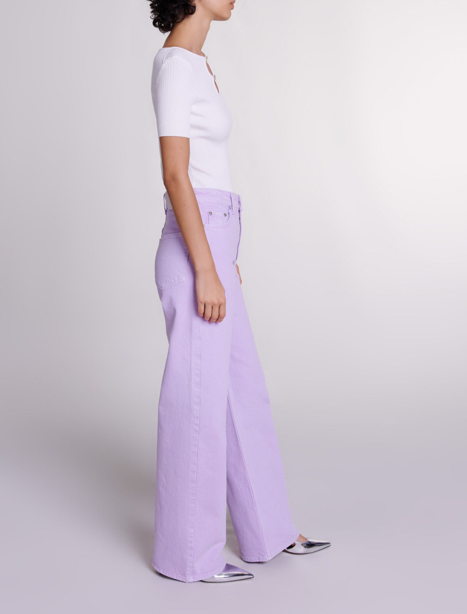 Top en maille ajour&eacute;e et bijoux