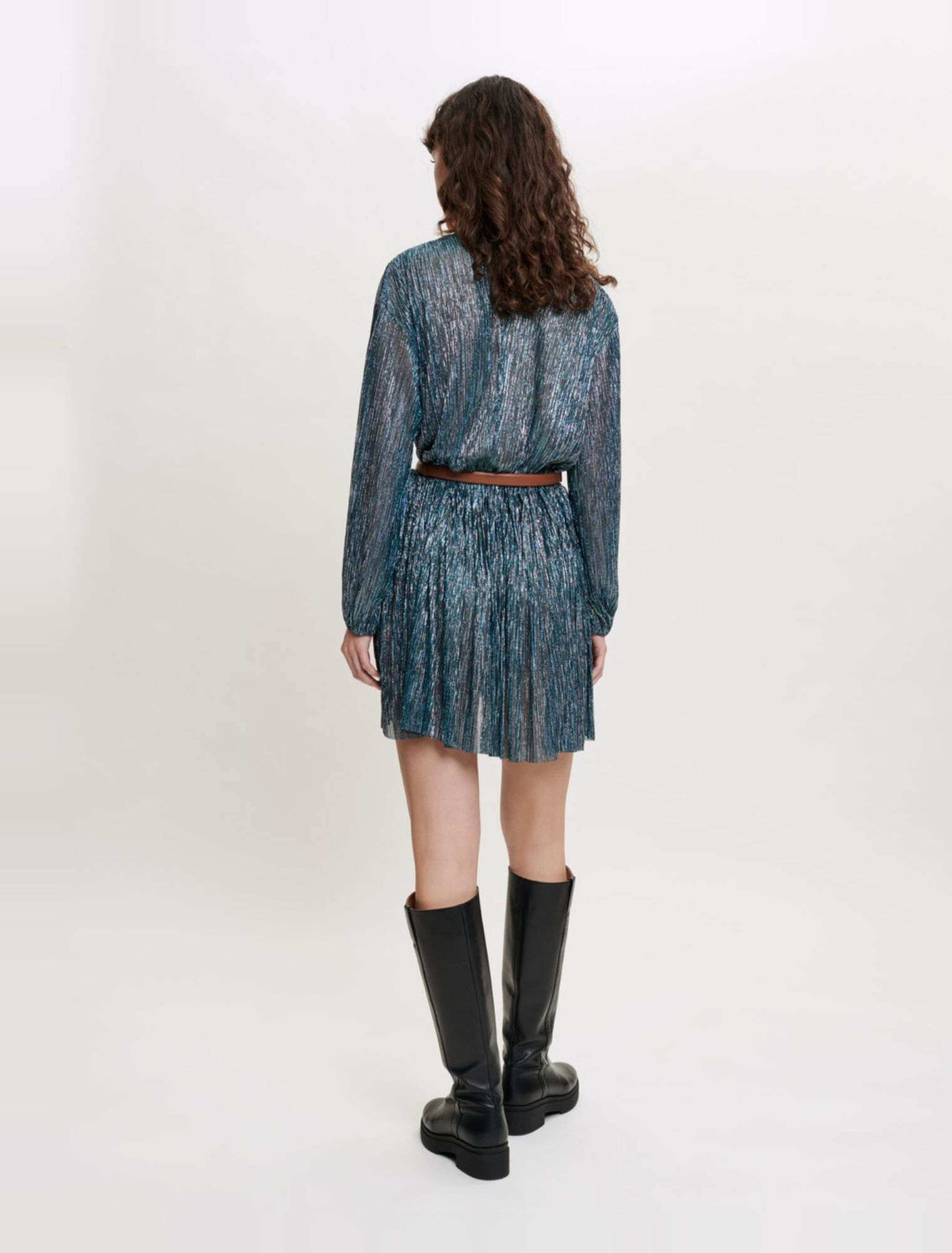 Robe entièrement plissée avec brillance