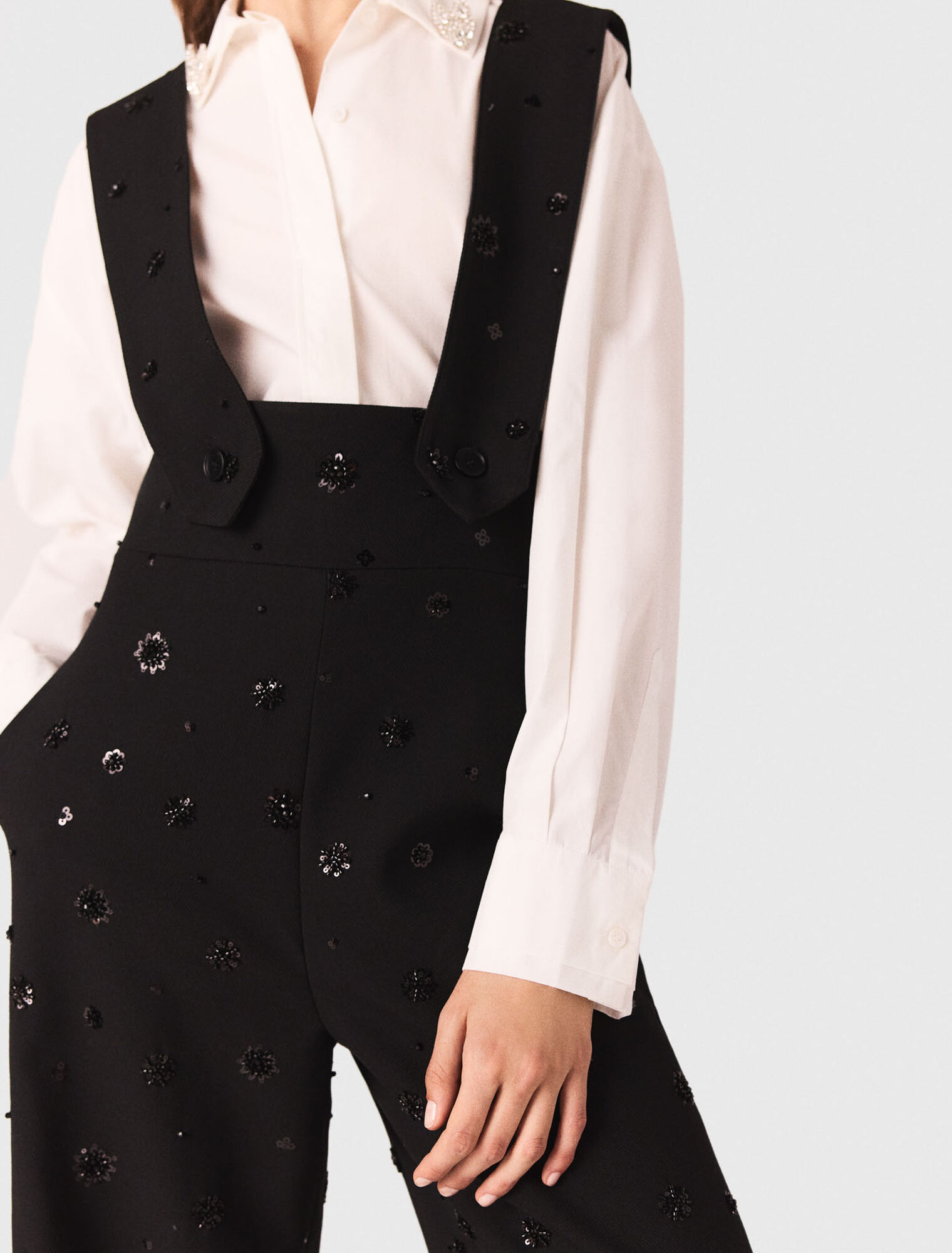 Pantalon à bretelles brodé
