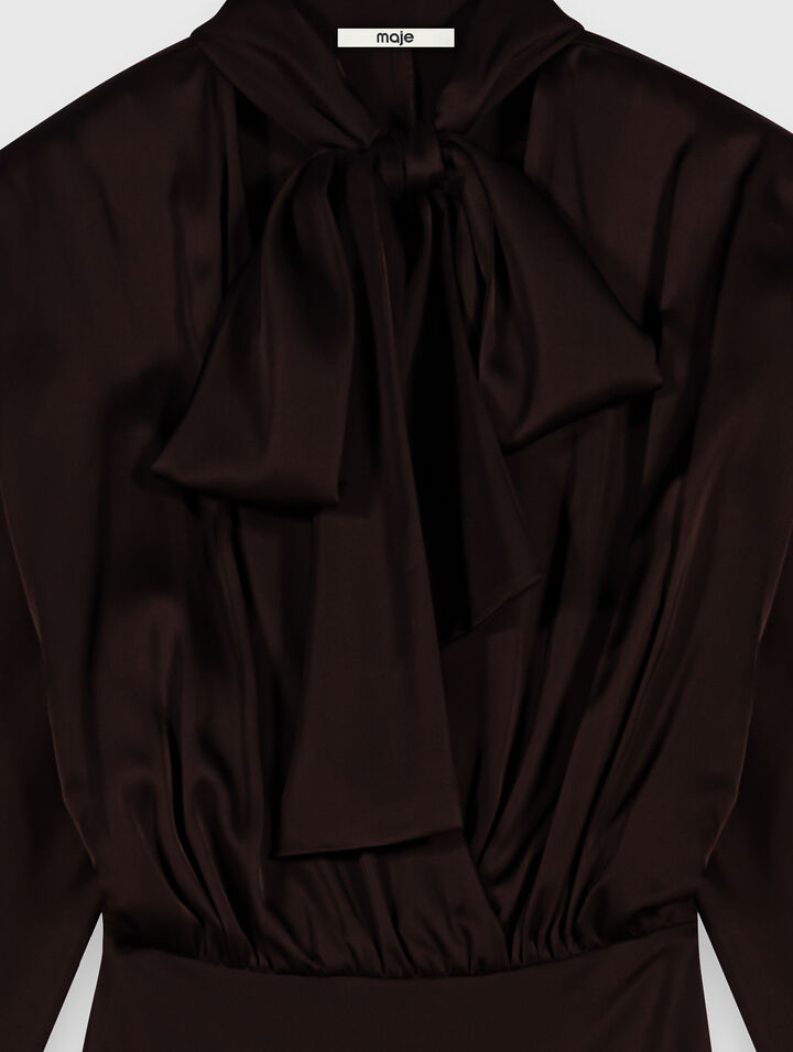 Robe midi asym&eacute;trique en satin