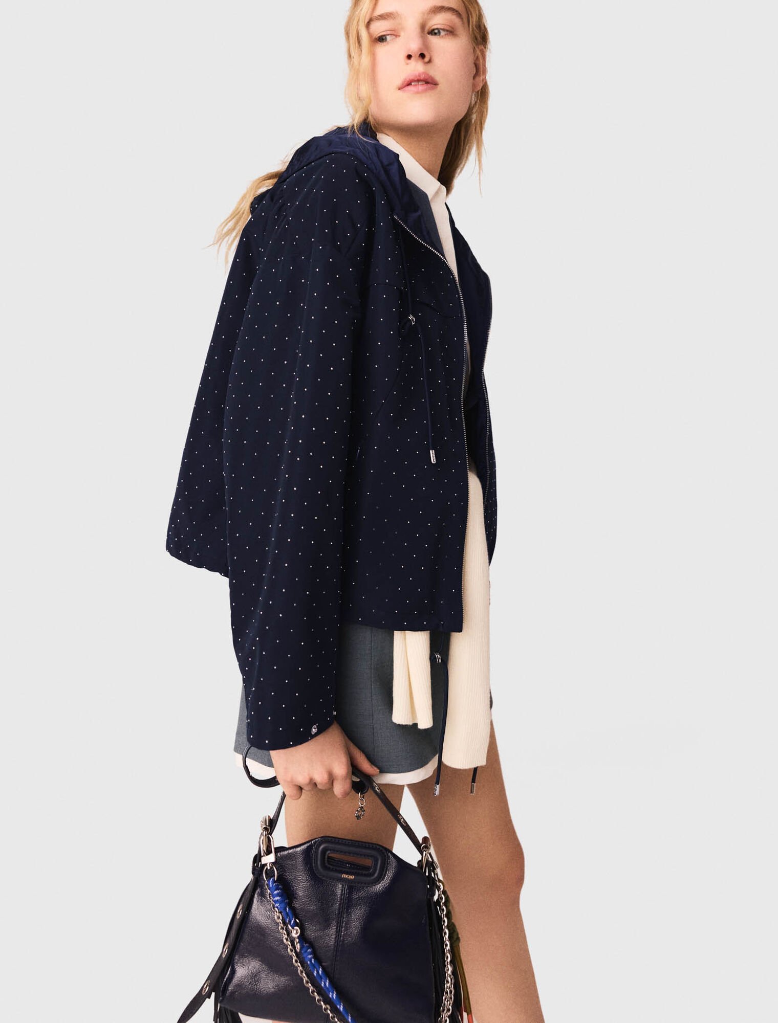 Coupe-vent strass&eacute; &agrave; capuche