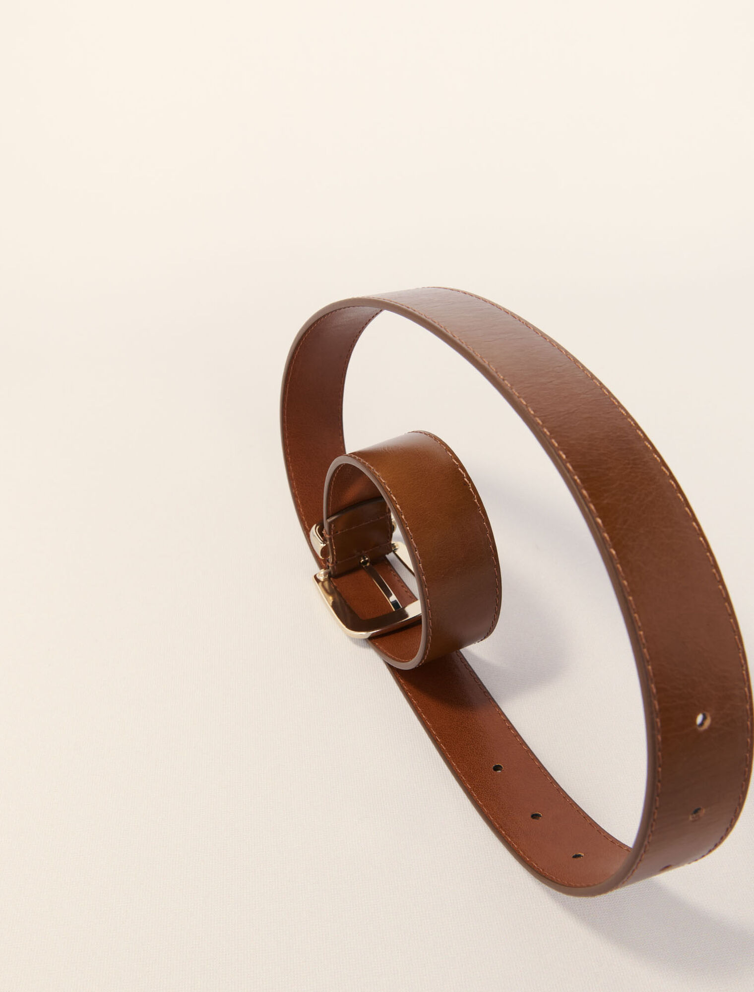 Ceinture en cuir et boucle carrée