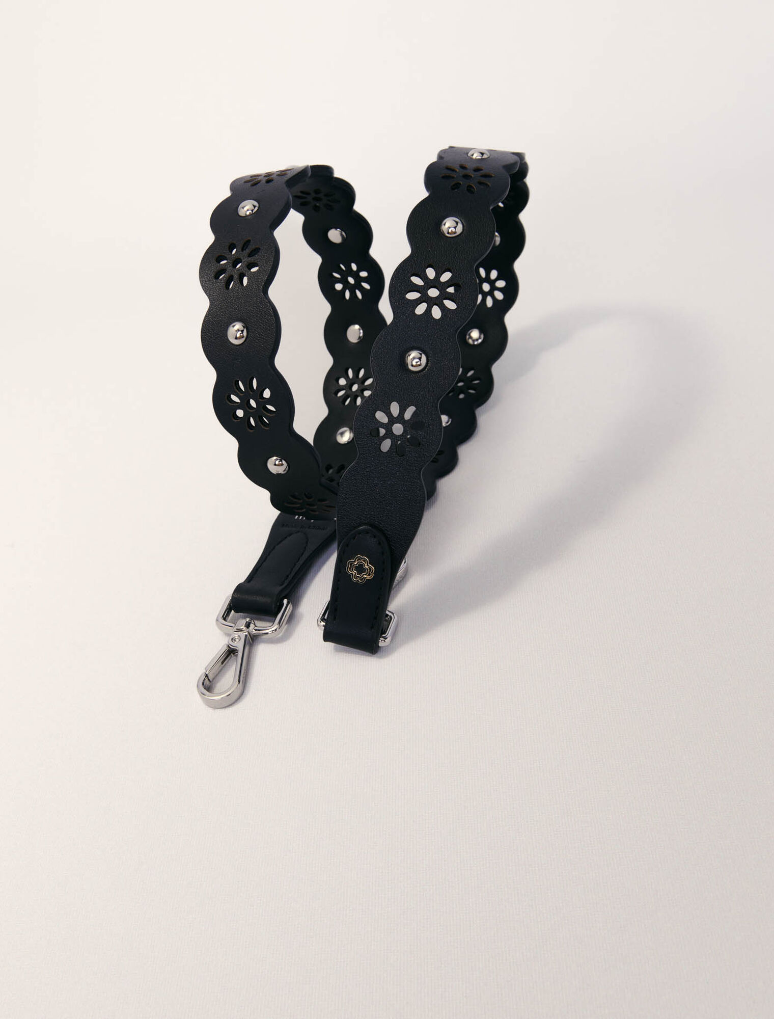 Strap façon fleur perforé