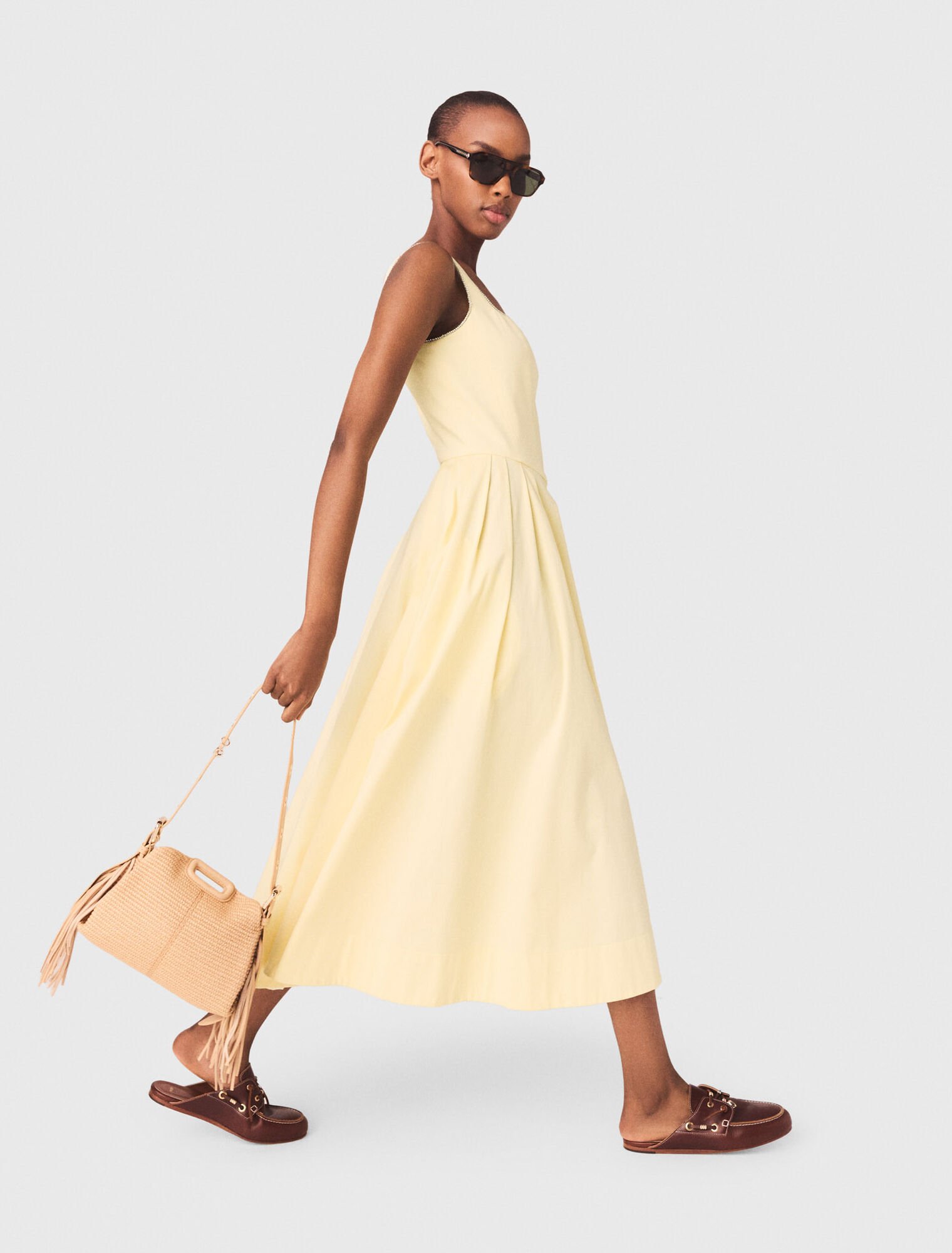 Robe midi &eacute;vas&eacute;e et galons strass&eacute;s