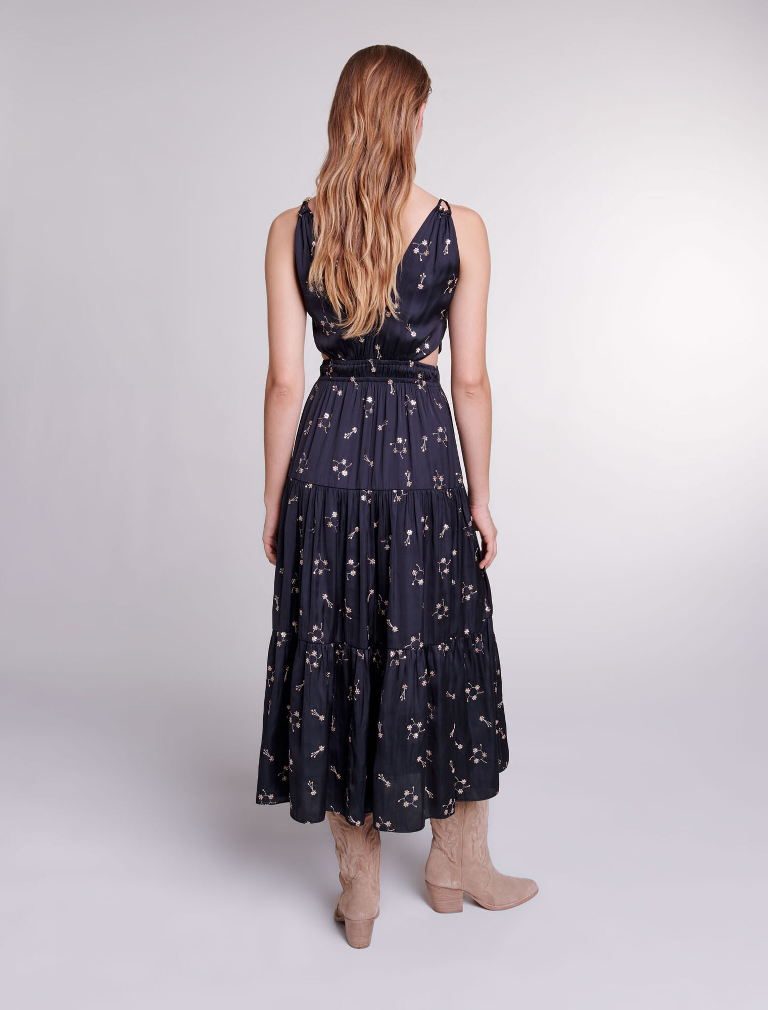 Robe longue brodée à sequins