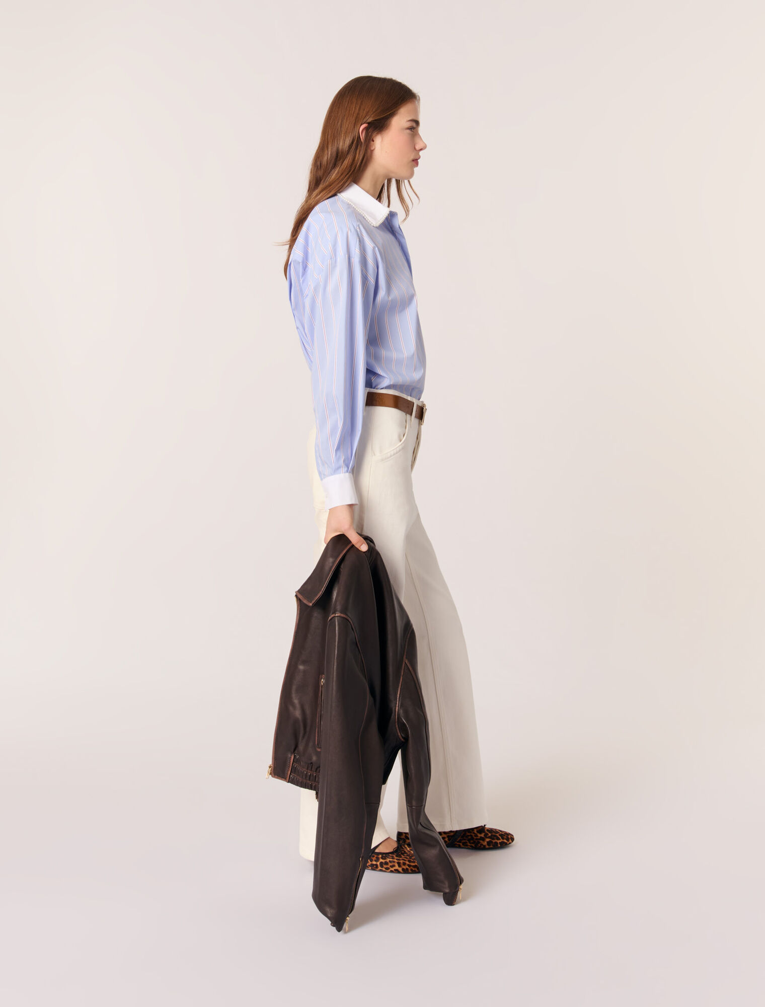 Chemise à rayures et col à perles 