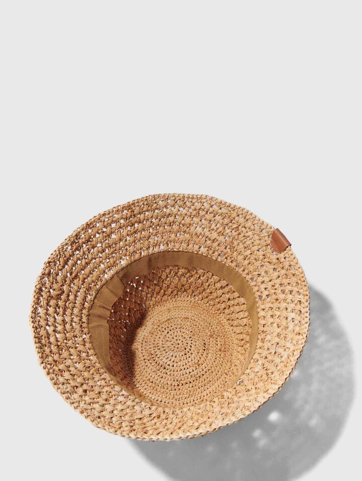 Bob en raphia crochet&eacute;