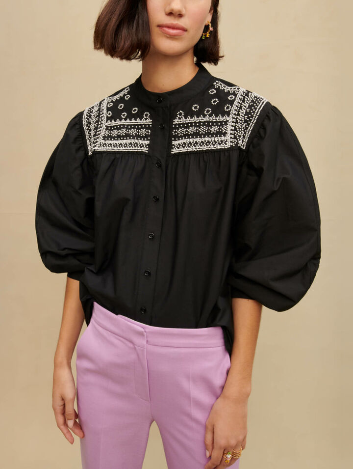 Chemise à détails brodés