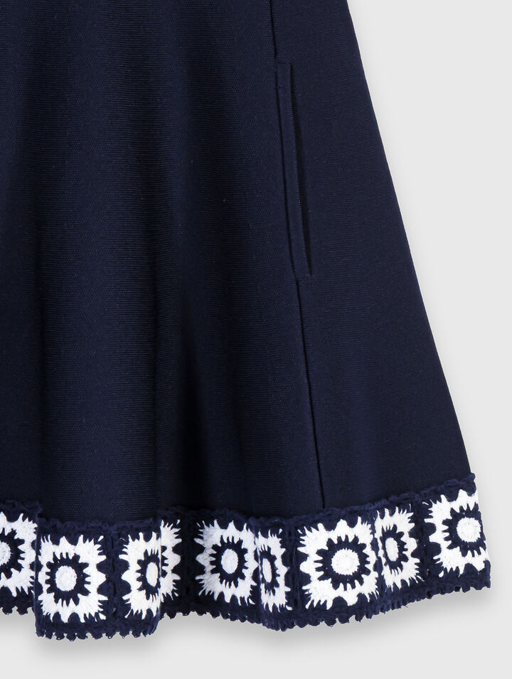 Robe avec empi&egrave;cements crochet