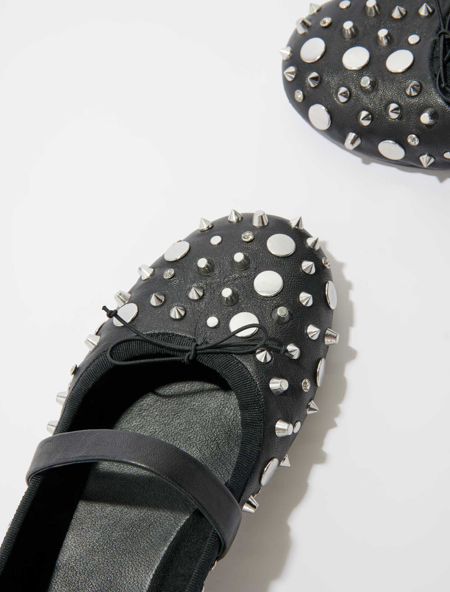 Ballerines à studs argentés
