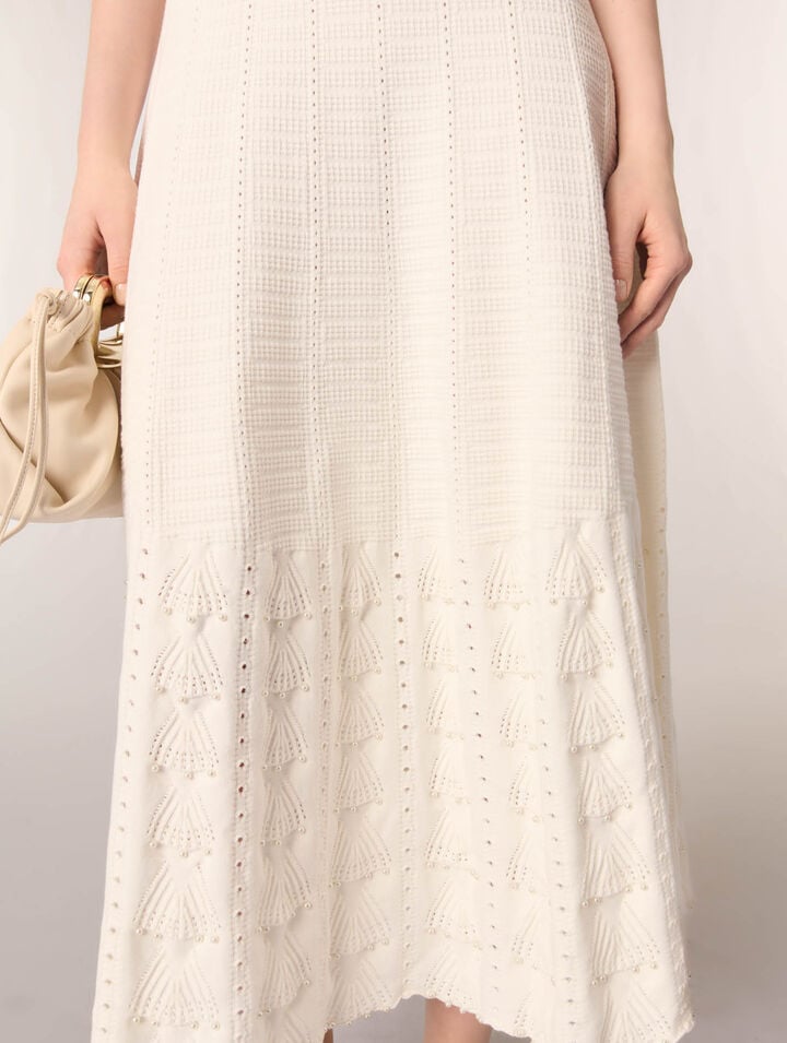 Robe en maille pointelle perlée