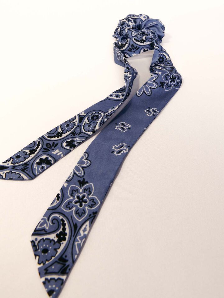 Chouchou avec foulard ruban imprimé
