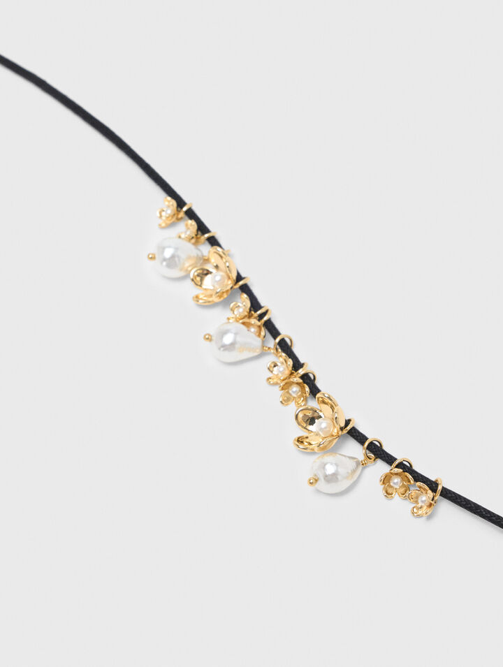 Collier cordon &agrave; d&eacute;tails fleurs