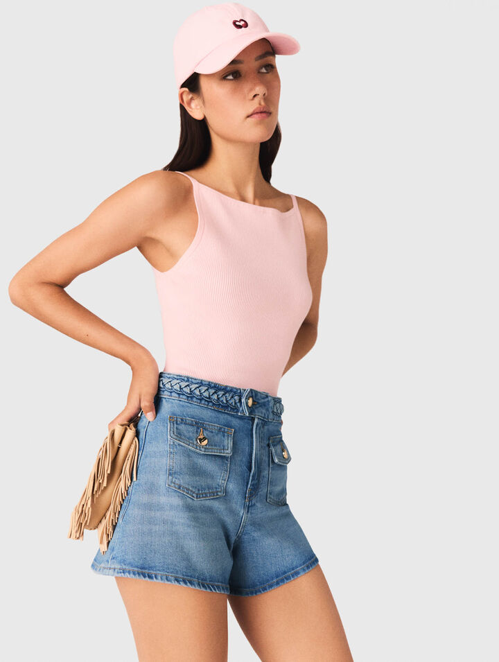 Short en denim tress&eacute;