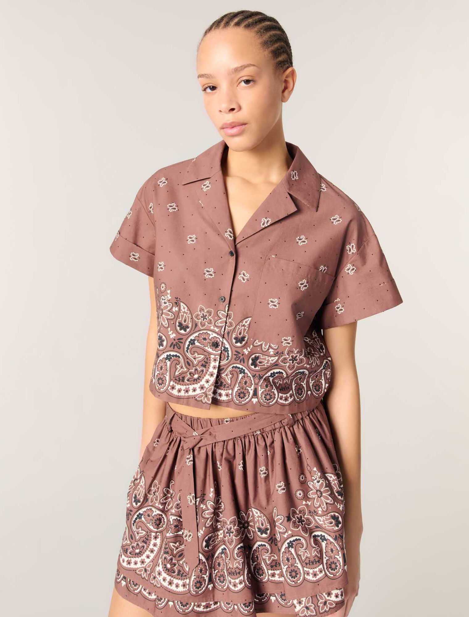 Chemise courte imprimée à strass