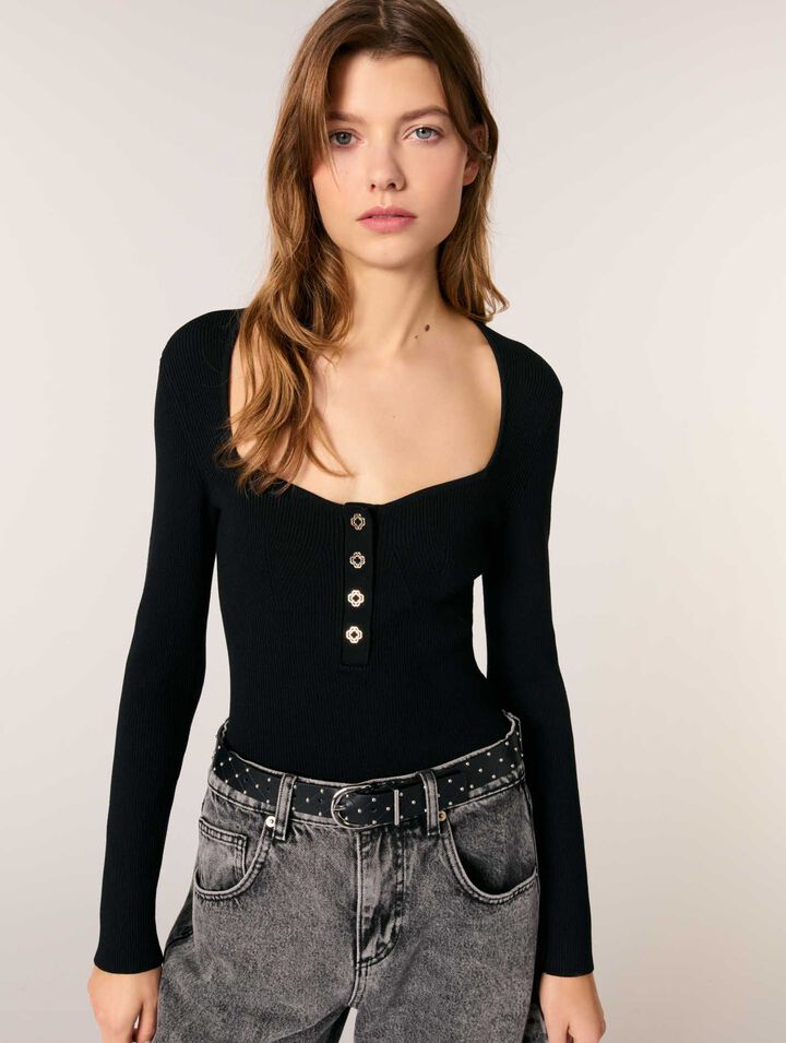 Pull décolleté en maille côtelée