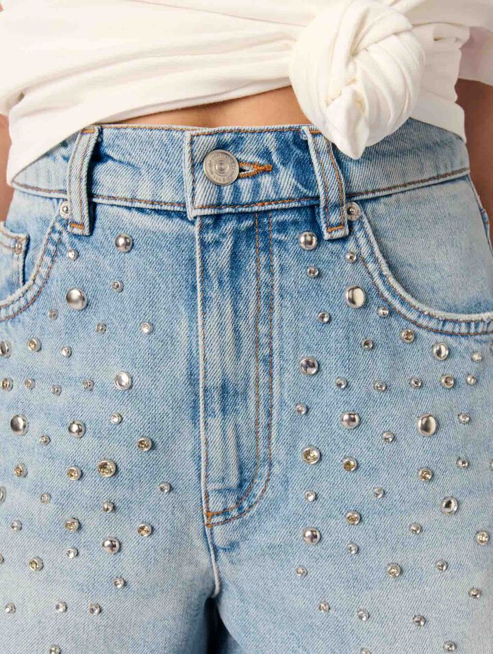 Short en denim à studs