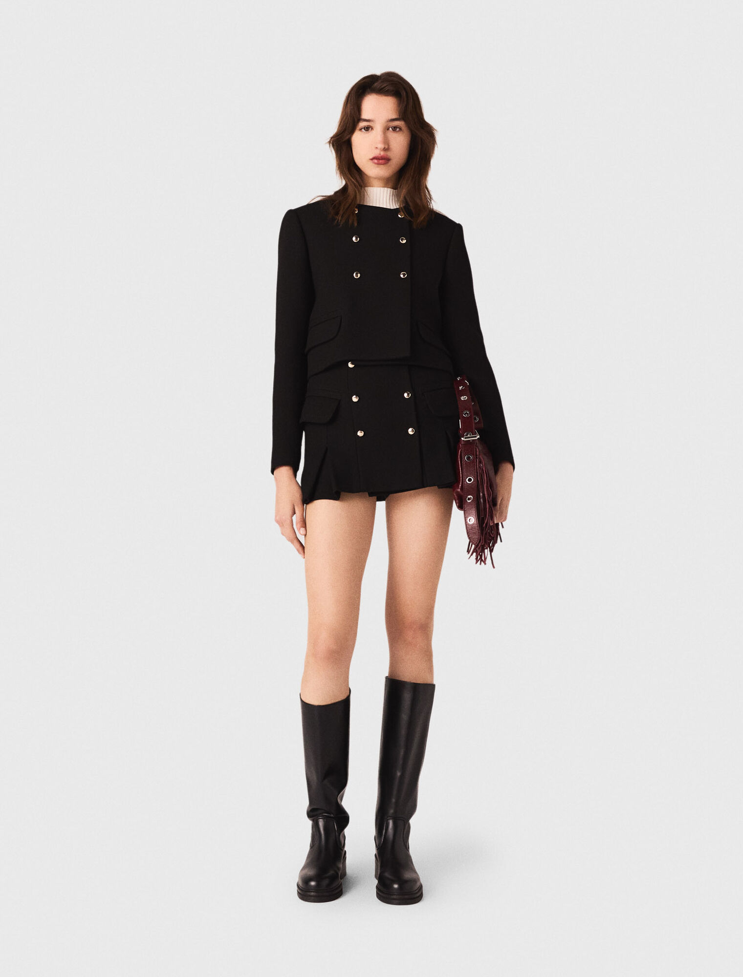 Veste courte avec boutons dorés