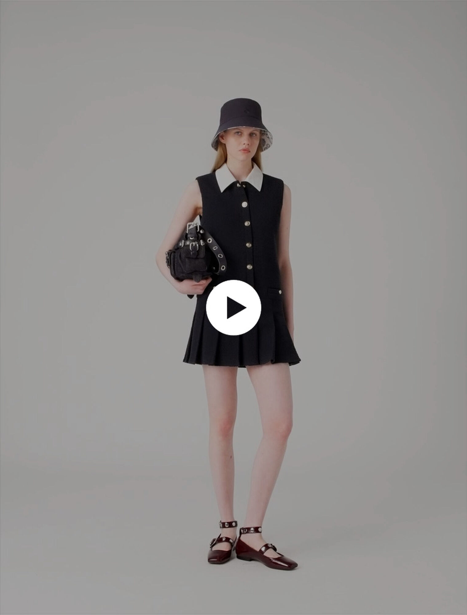 Robe courte en tweed et col amovible