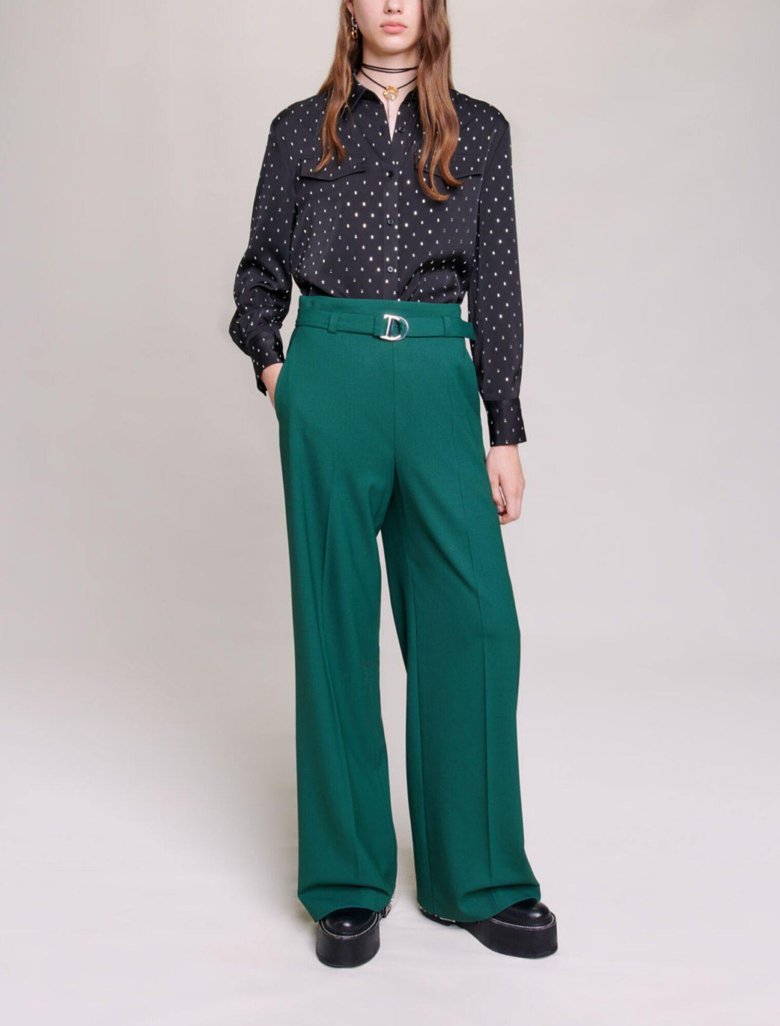 Chemise satinée à strass