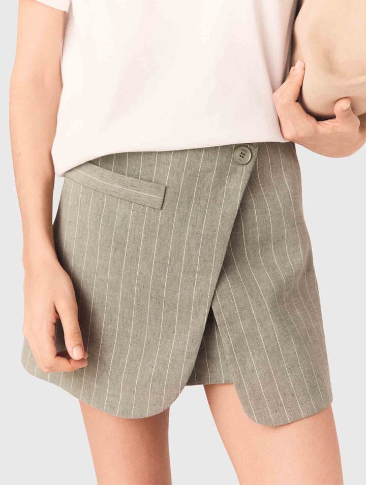 Layered linen blend shorts