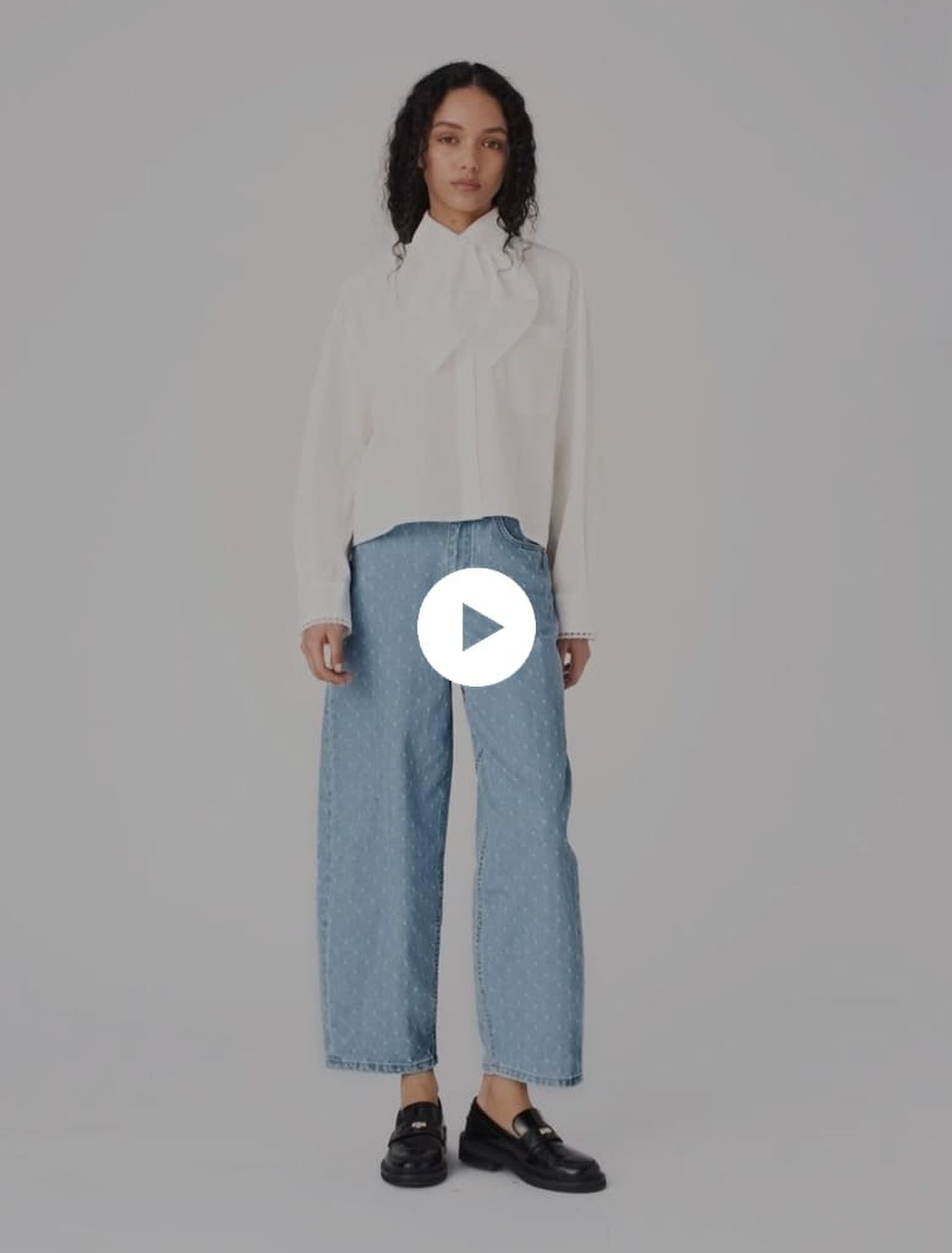 Jean ballon avec motif textur&eacute;