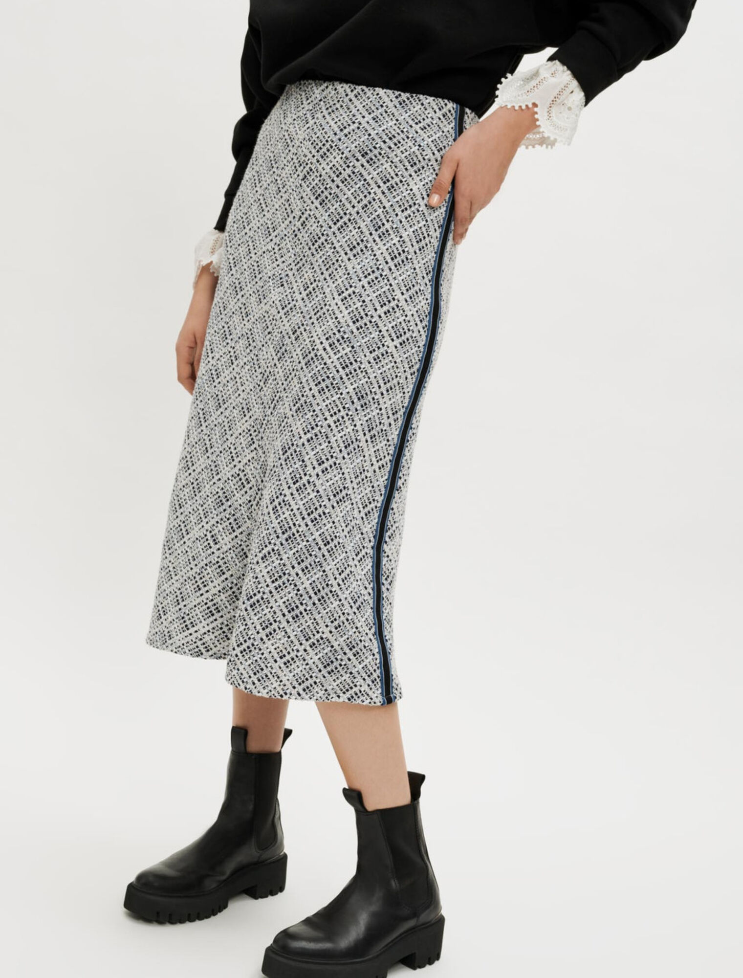 Tweed midi skirt