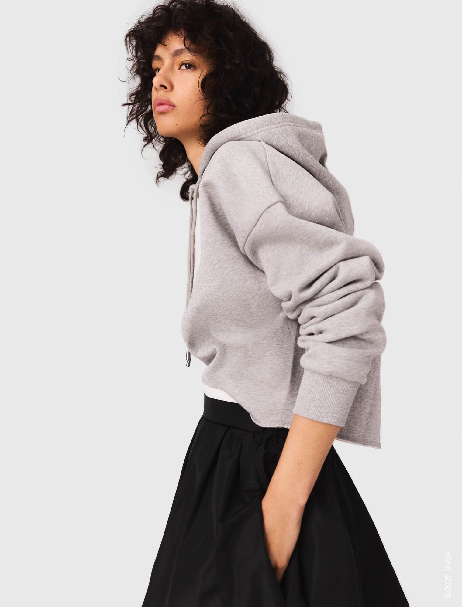 Sweatshirt crop avec logo brodé