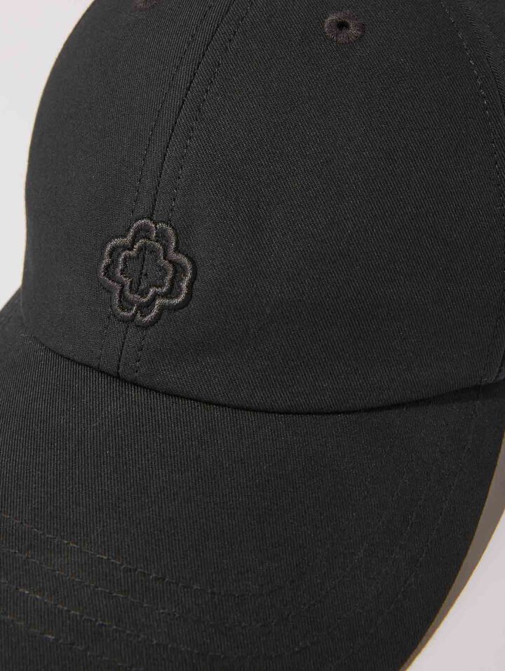 Cotton cap with gold-tone buckle