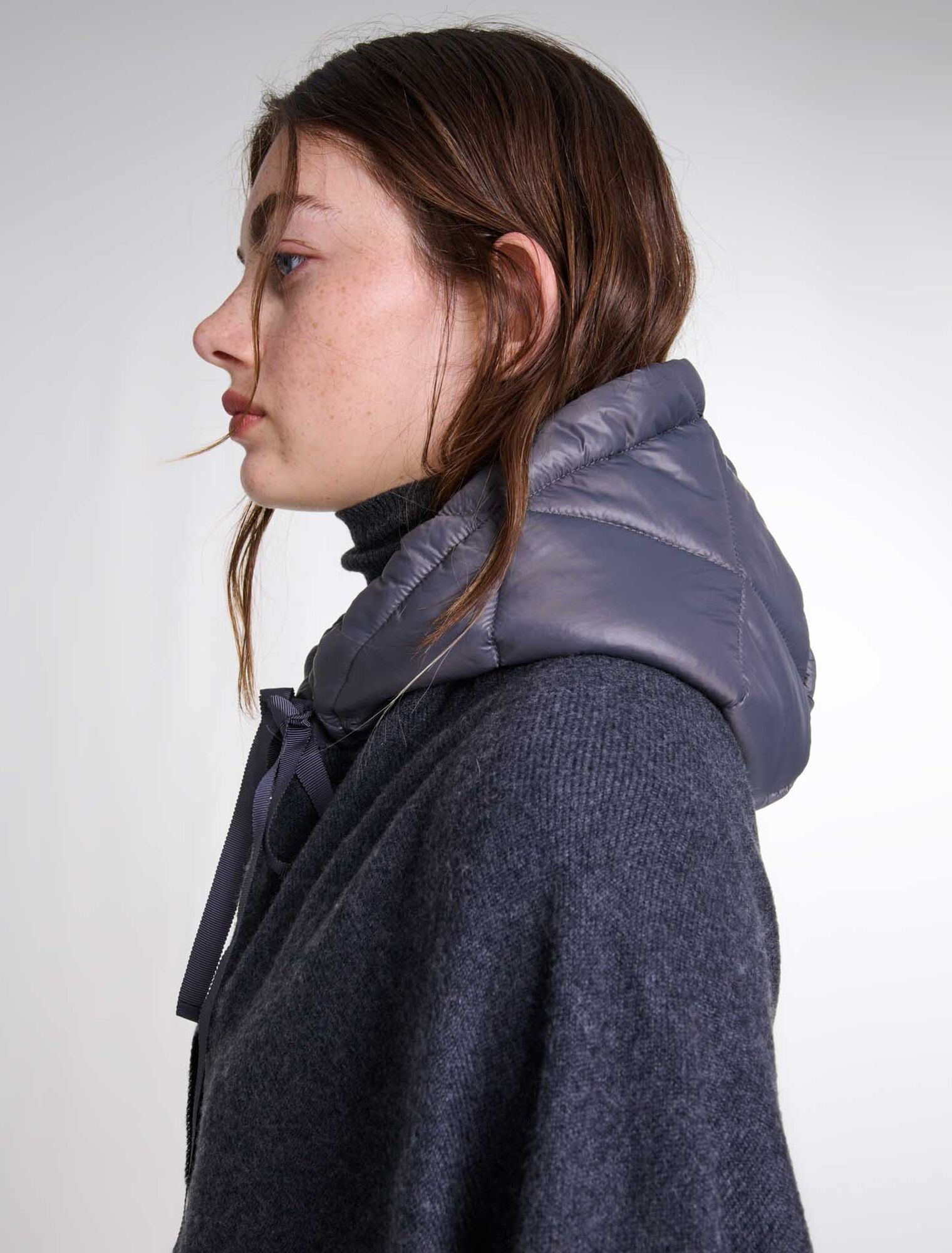 Poncho en laine à capuche