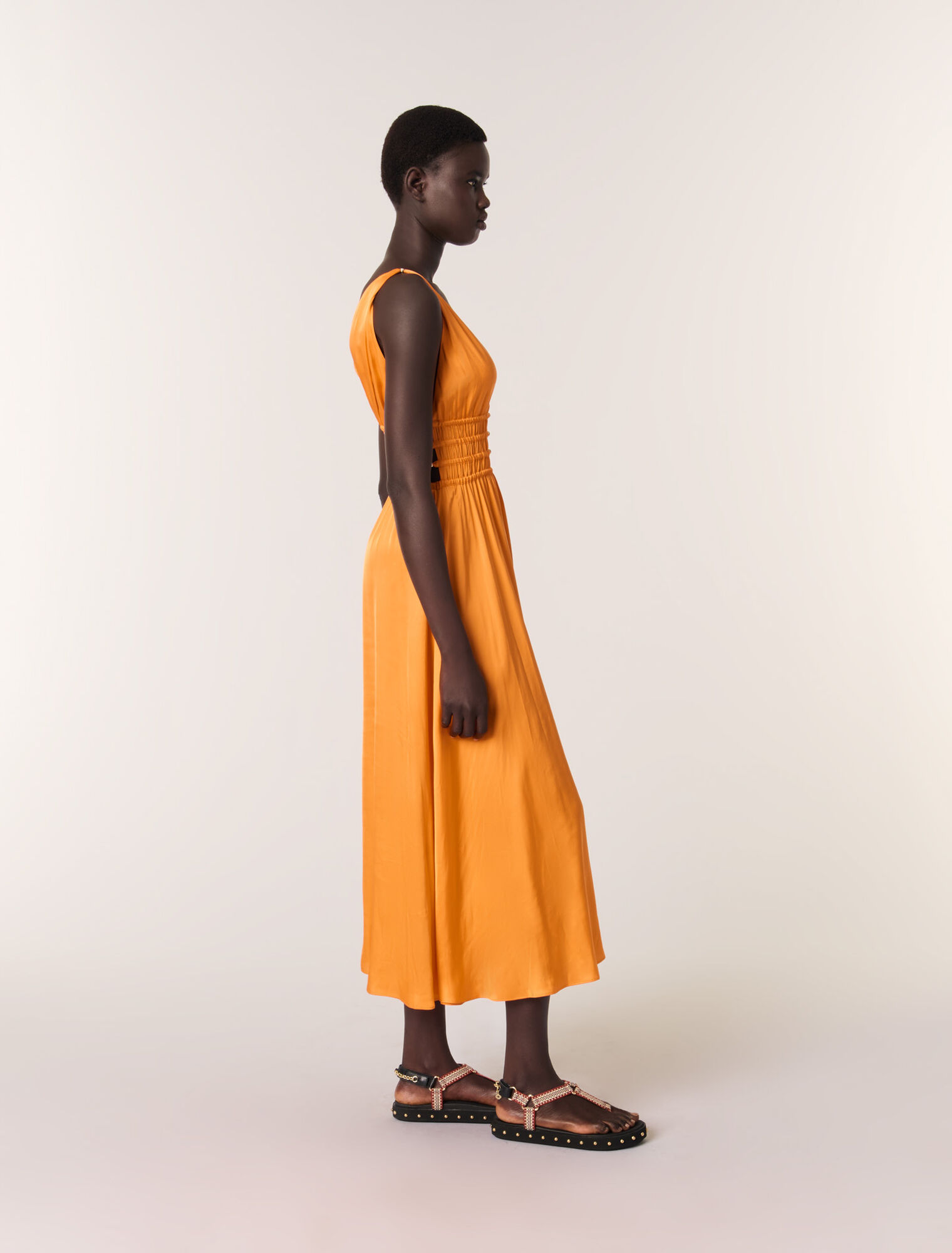 Robe longue satinée
