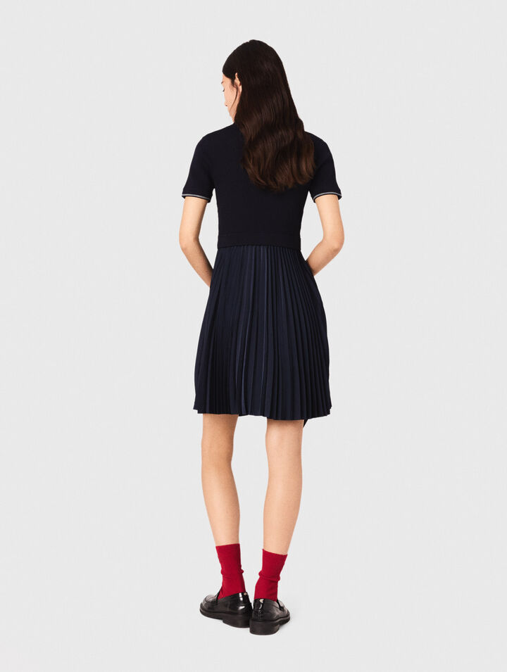 Robe courte plissée et col polo