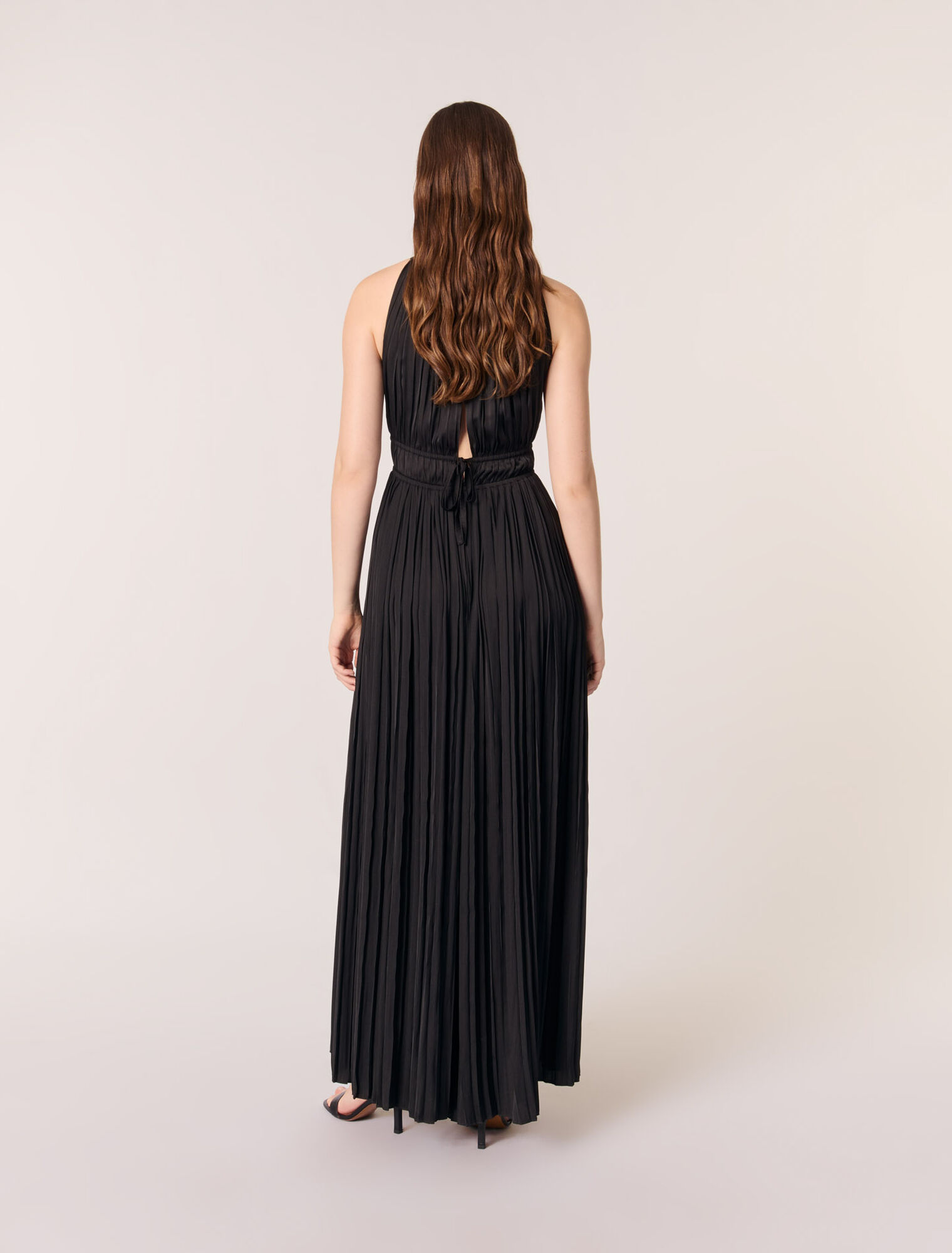 Pleated trouser suit