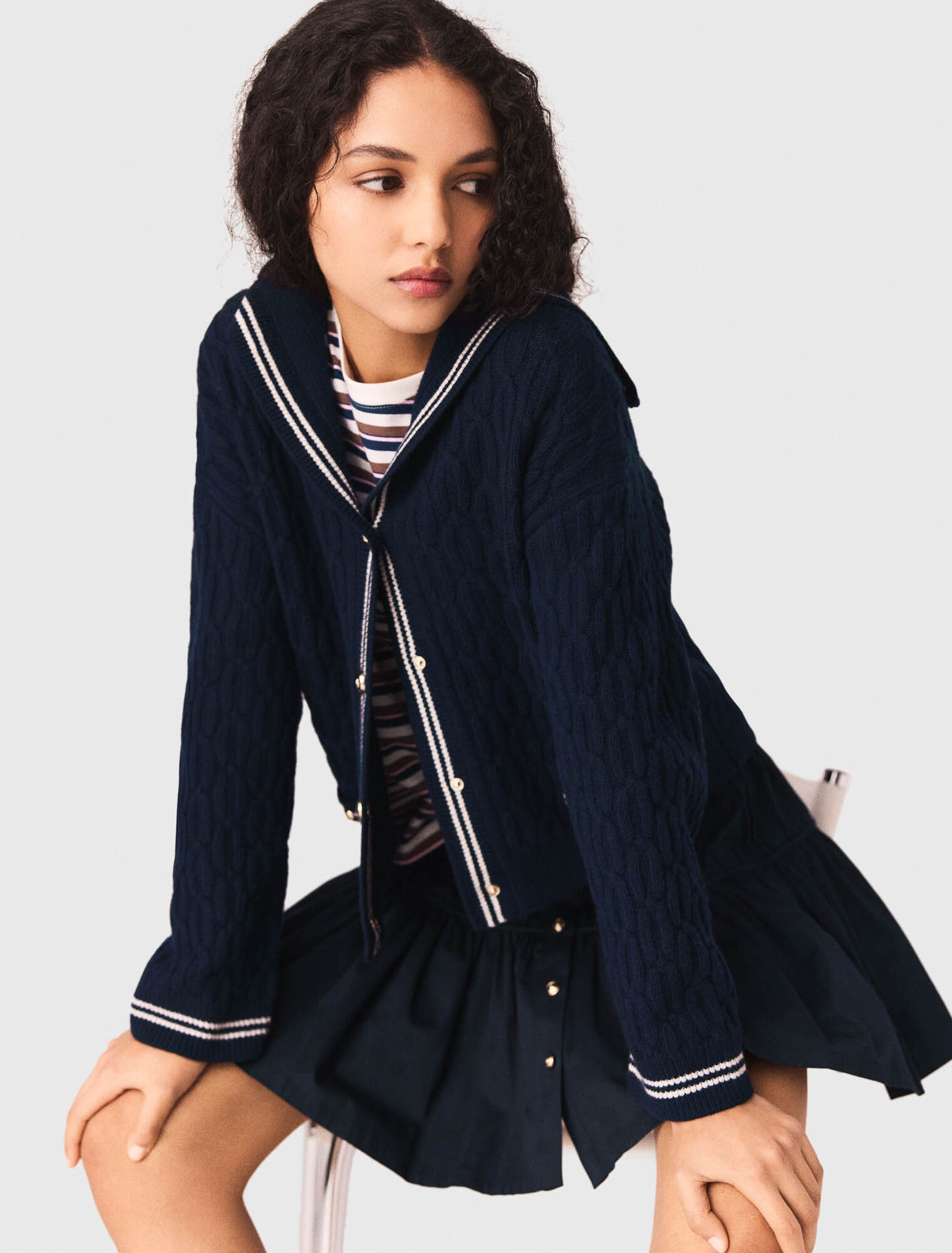 Cardigan torsad&eacute; avec col bateau