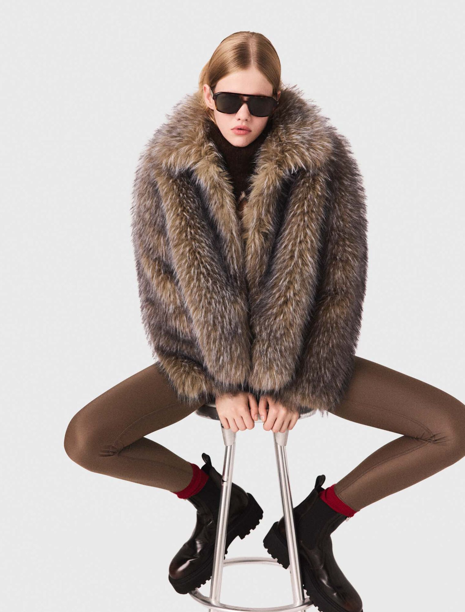 Manteau court en fausse fourrure