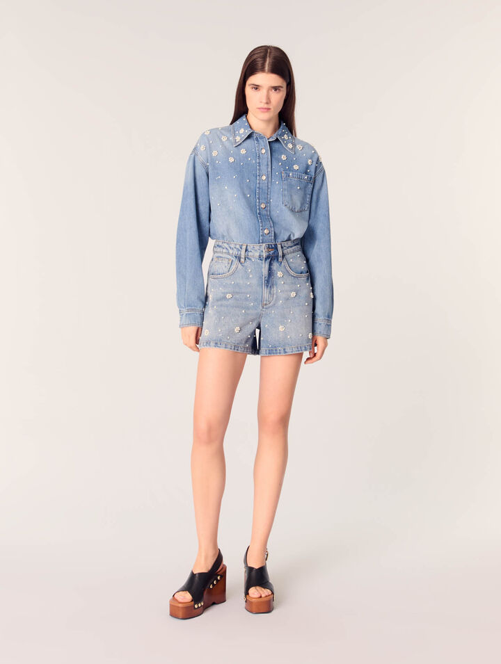 Short en denim à perles brodées