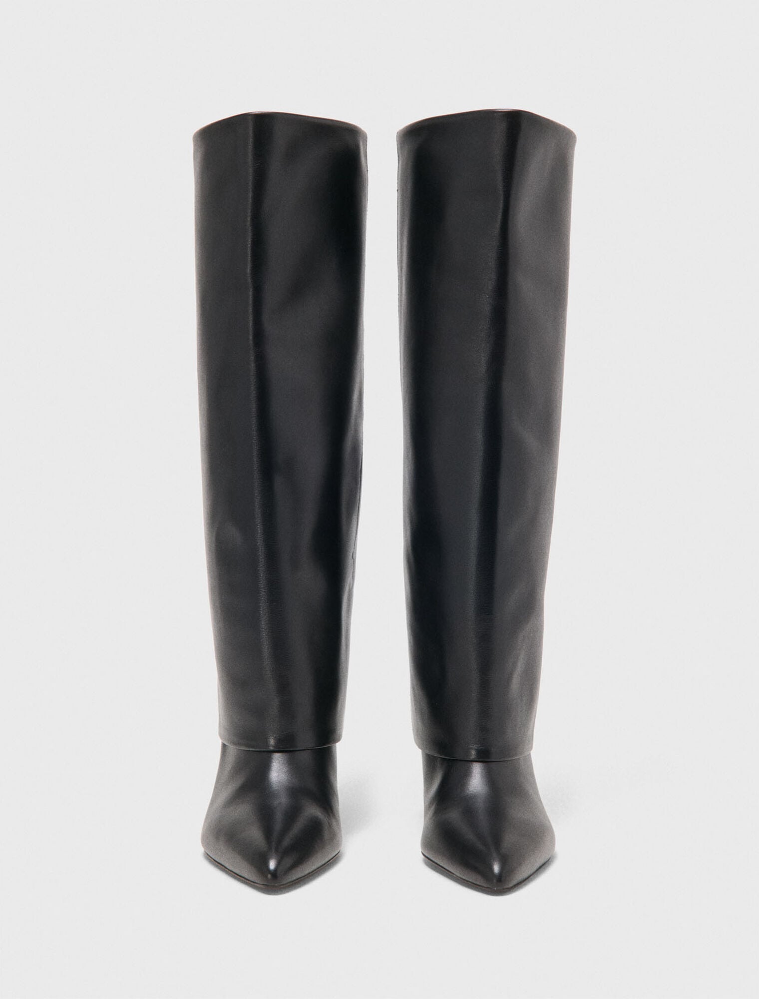 Heeled tubular leather boots