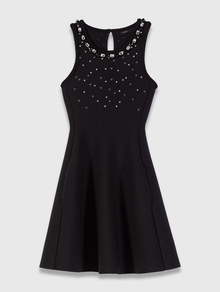 Robe patineuse et détails bijoux 