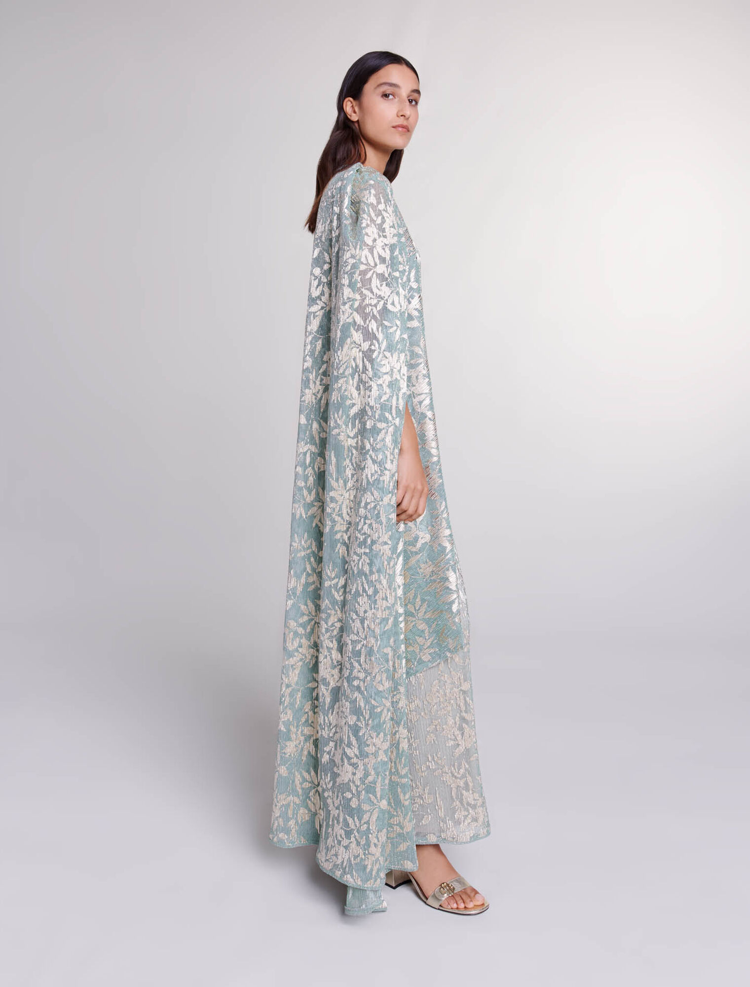 Robe longue à cape