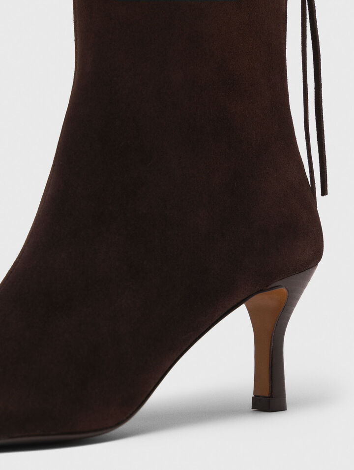 Zipped suede ankle boots