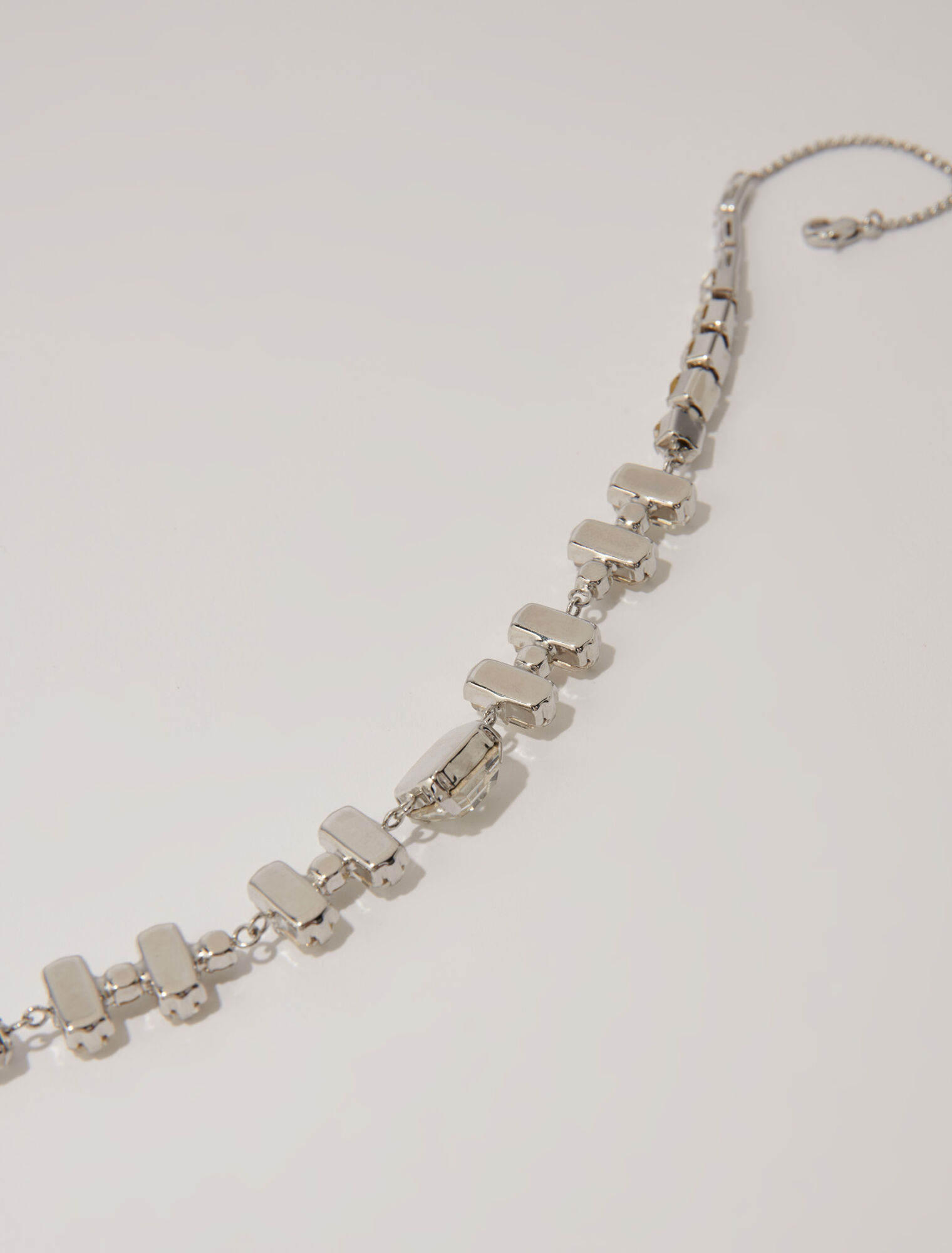 Collier chocker argent&eacute; &agrave; strass