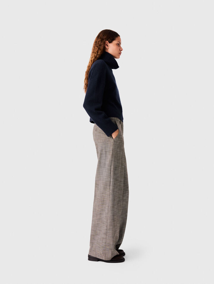 High-neck cashmere jumper