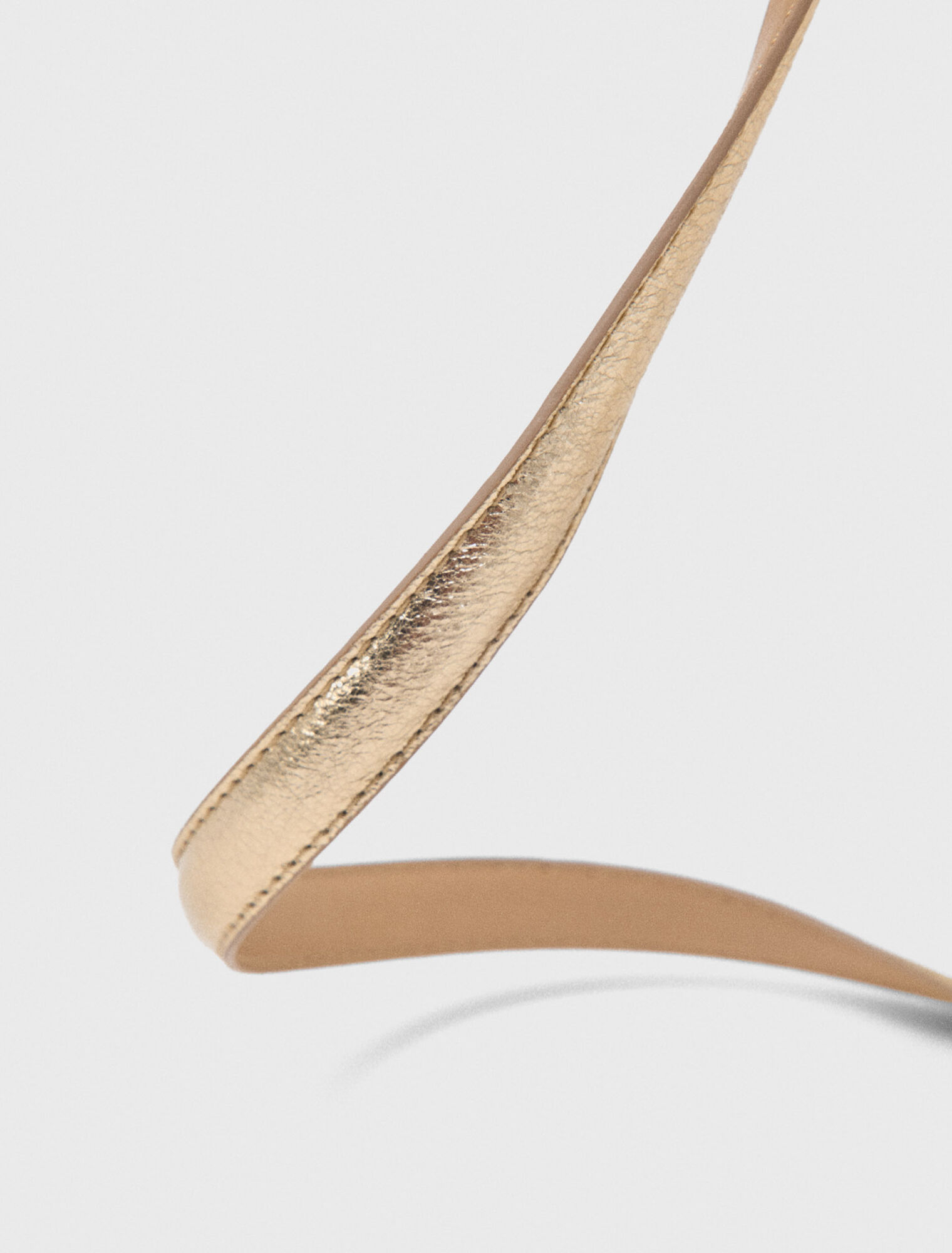 Ceinture fine en cuir m&eacute;tallis&eacute;