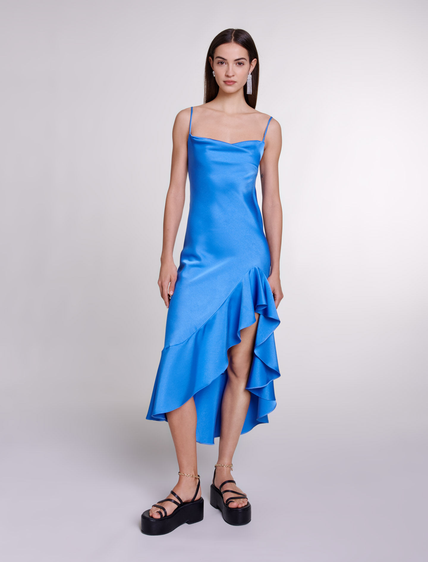 Robe longue satinee asymetrique