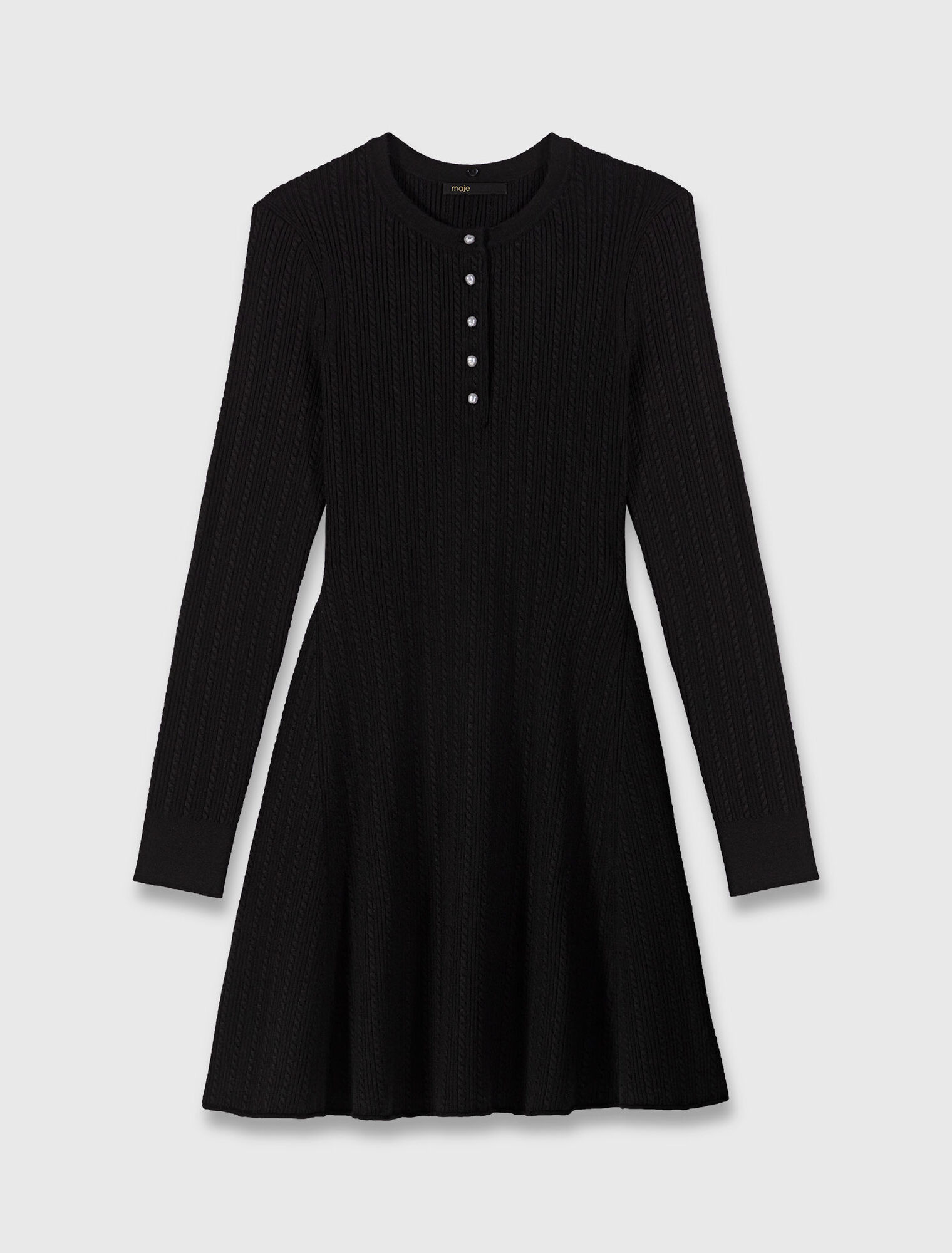 Robe courte en maille à col perlé